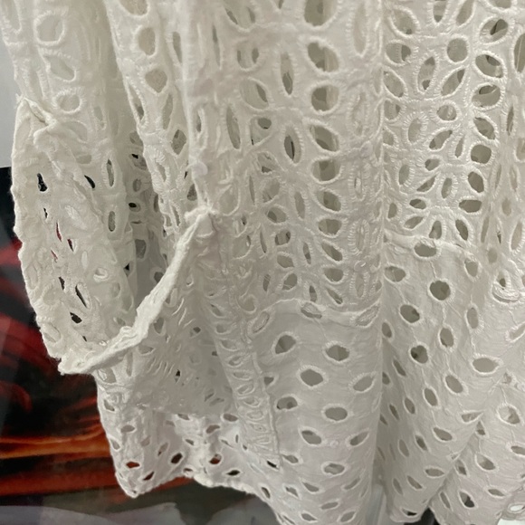 Lace coverup - Picture 2 of 3